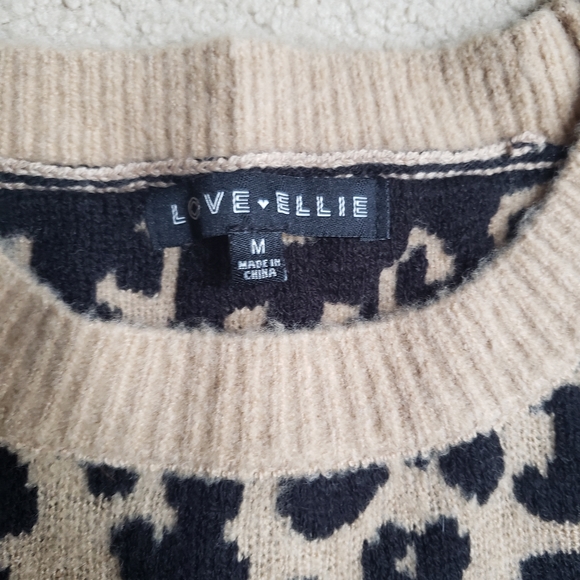 Love + Ellie Leopard Print Sweater - Picture 2 of 3